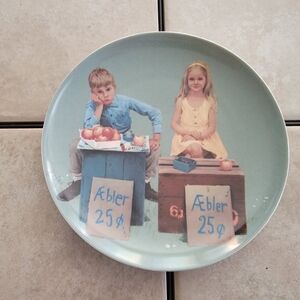 Vintage Collector Plate Unfair Competition" ("Unfair Konkurrence")